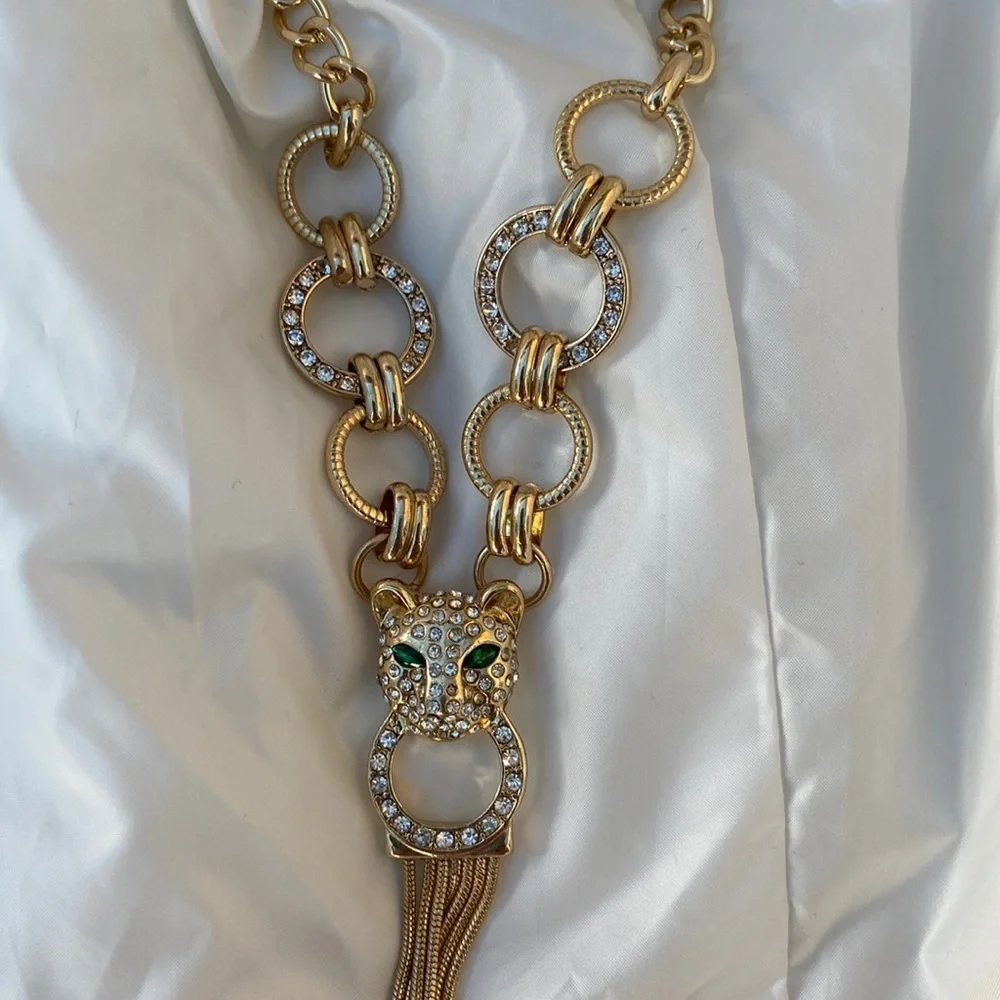 New GUESS Necklace